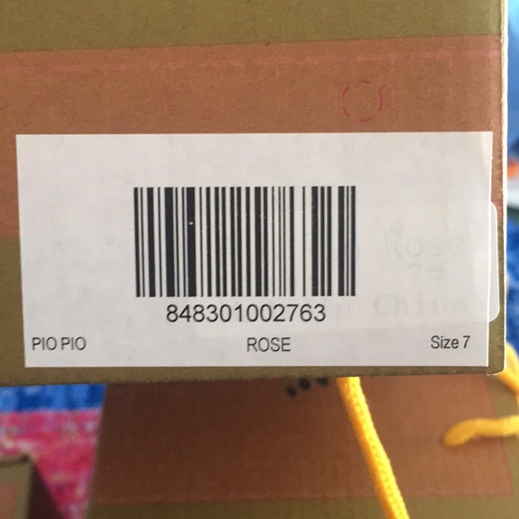 Size 7 New in box Livie and Luca Pio Pio shoes - Picture 6 of 8